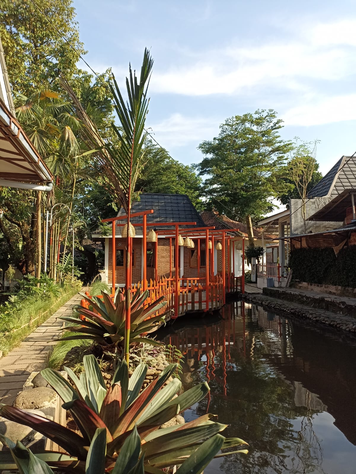 Interior Restoran Oemah Tahu Purwokerto - Tempat Makan Nyaman di Purwokerto